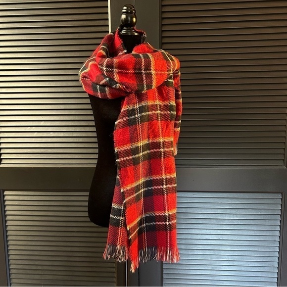 Perfect Winter Scarf! One Side is Red Plaid the Other Black & White Herringbone - Picture 3 of 16